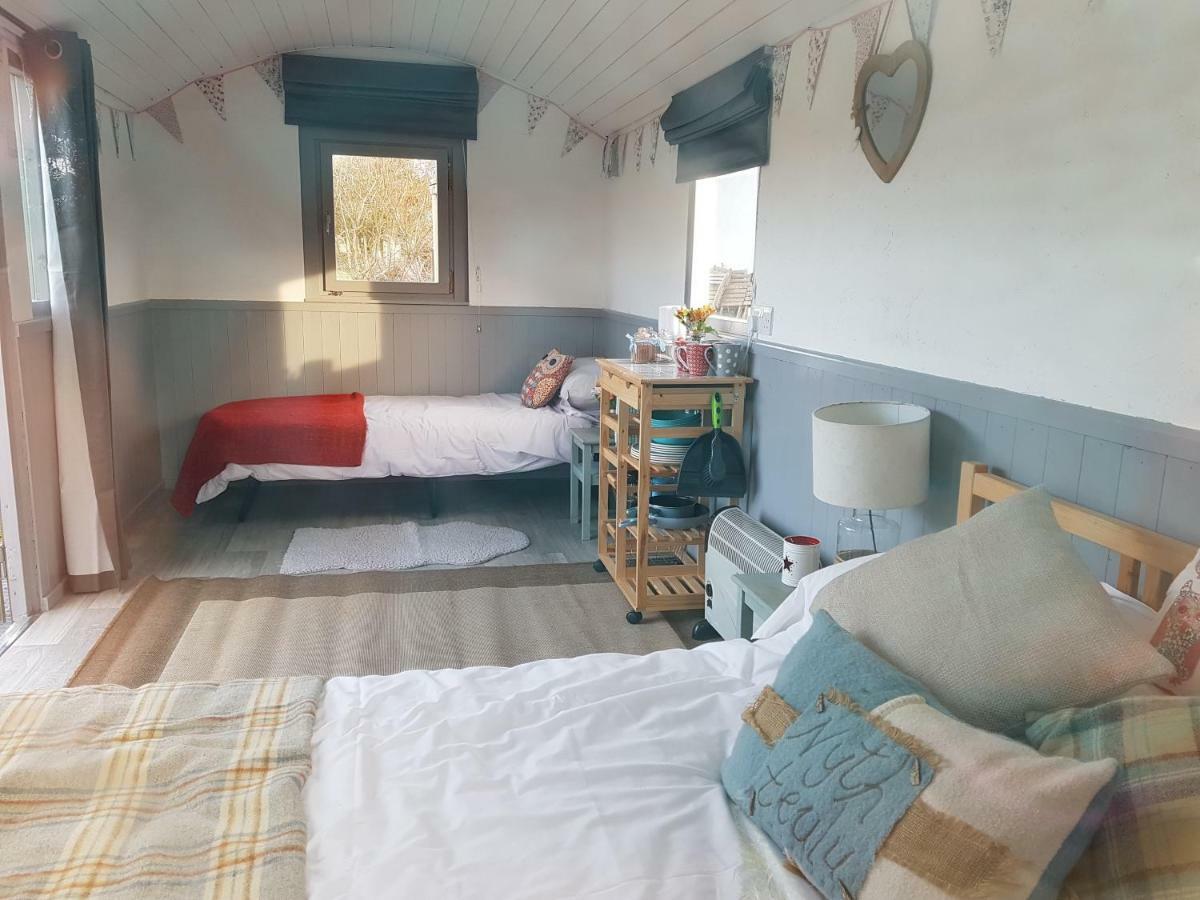 Acorn Camping And Caravan Park Llantwit Major Buitenkant foto