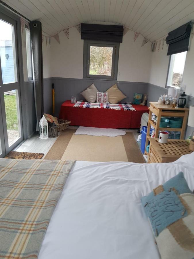 Acorn Camping And Caravan Park Llantwit Major Buitenkant foto