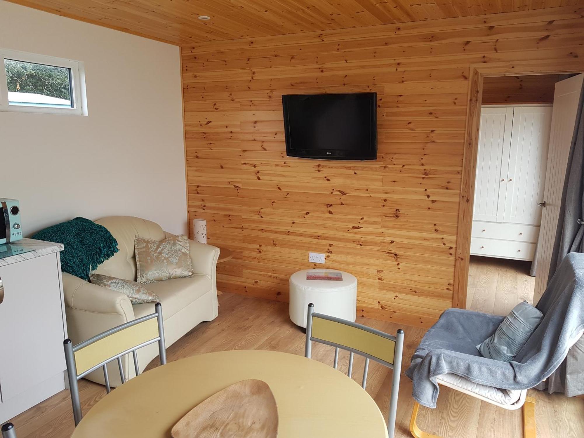 Acorn Camping And Caravan Park Llantwit Major Buitenkant foto