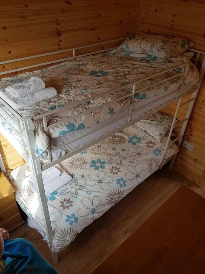 Acorn Camping And Caravan Park Llantwit Major Buitenkant foto